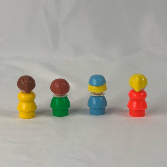 Lot of 4 Vintage Fisher-Price Little People - Picture 2 of 7